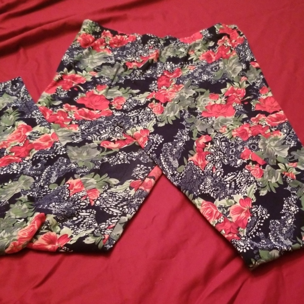 Navy floral leggings